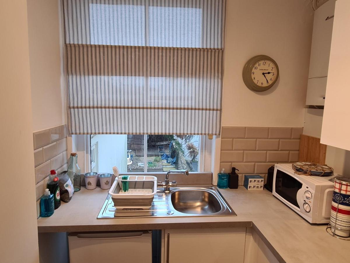 Centrally Located, Comfortable Apartment Near Station, Beach And North Laines Brighton Exterior foto