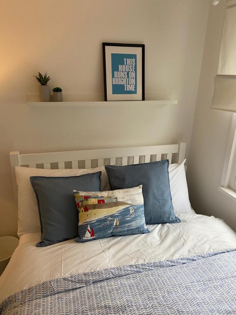 Centrally Located, Comfortable Apartment Near Station, Beach And North Laines Brighton Habitación foto