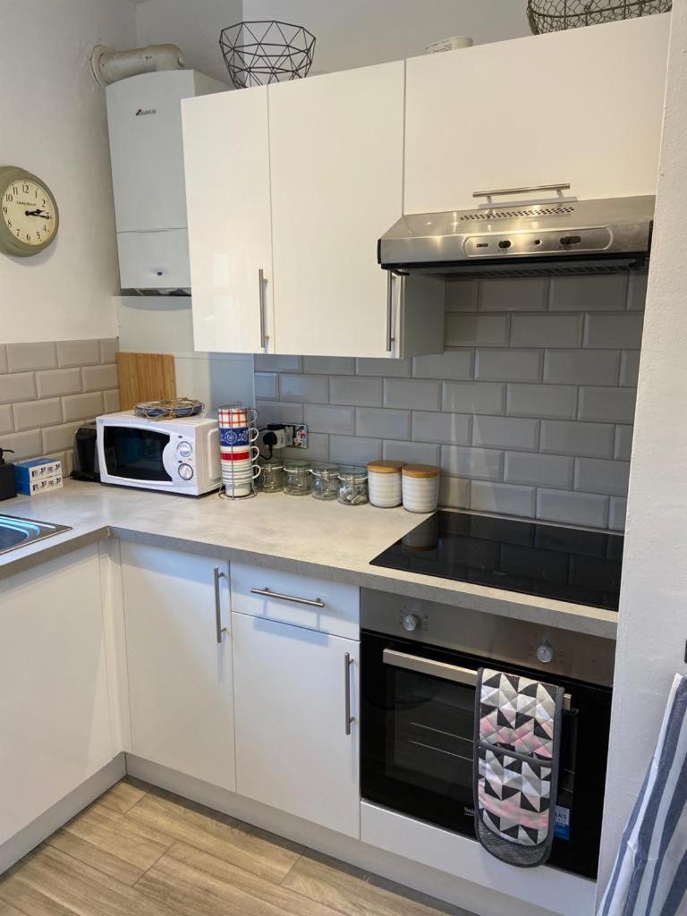 Centrally Located, Comfortable Apartment Near Station, Beach And North Laines Brighton Habitación foto